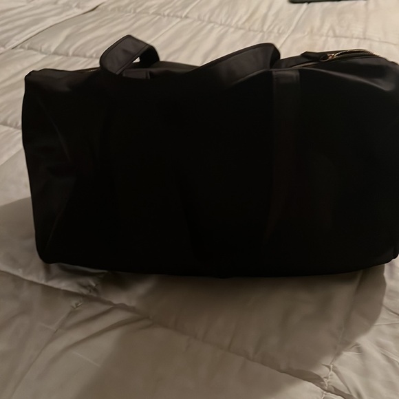 Good girl satin weekend bag 13 by20 by Carolina Herrera  weekend bag euc - Picture 3 of 7